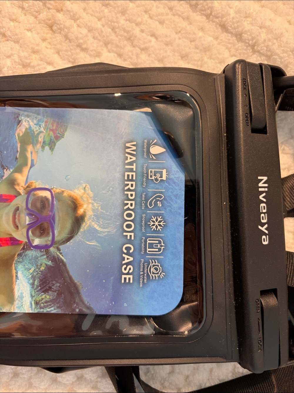 Niveaya Waterproof Phone Case - Black - Picture 3 of 3